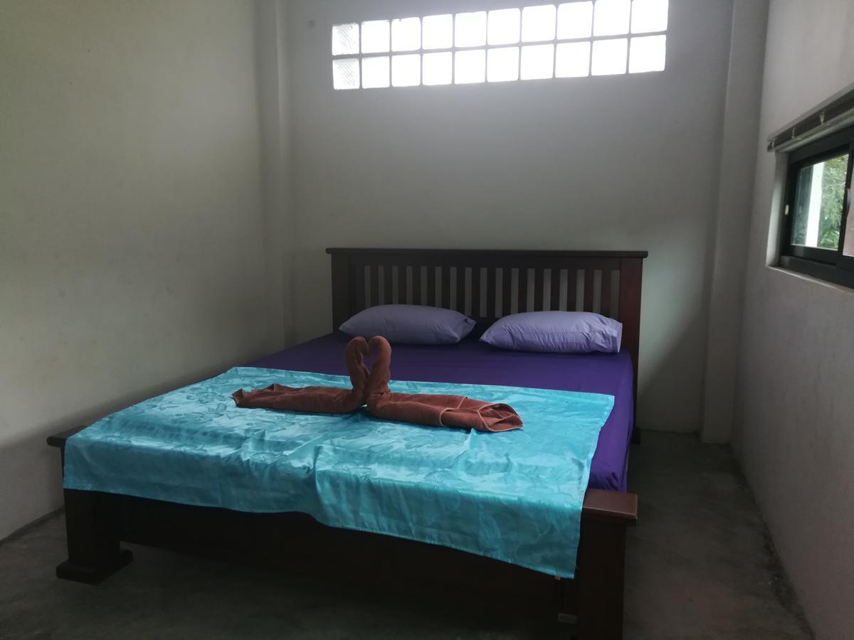 Cashew Nut Bungalow, Ko Mook 외부 사진